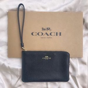 Coach Corner Zip Wristlet Black Crossgrain Leather